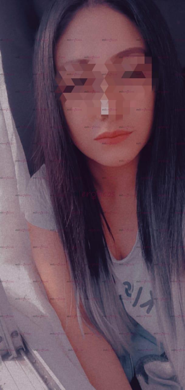 FOTOS DE EMILY SÚPER CACHONDA Y CON MUCHAS GANAS DE COGER.