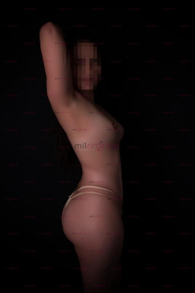 FOTOS DE BELLA SCORT CON UNA CADERA MUY HERMOSA Y SENOS NATURALES