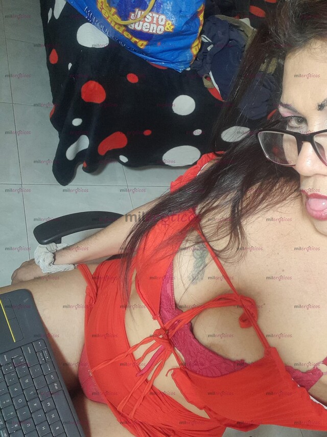 FOTOS DE HELEN. VETERANA, BIEN DOTADA, SIN AFANES