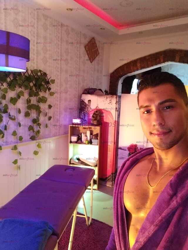 FOTOS DE MODELO CON SPA PERSONAL COMPLETAMENTE PRIVADO