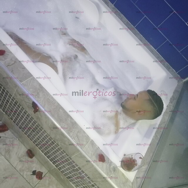 FOTOS DE RECIÉN LLEGADO MACHO FULL ERECSION POTENTE VERGA DE 21 CM PARA COMPLACERTE