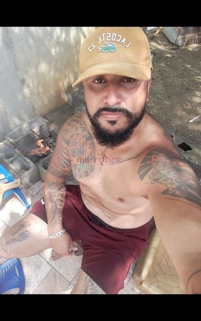 Meu whatsapp 1196074 0452 atendo mulheres casais homens gays passivos sou bem simpatico e atencioso chamei pra conversar vamos nos conhecer estou agua...