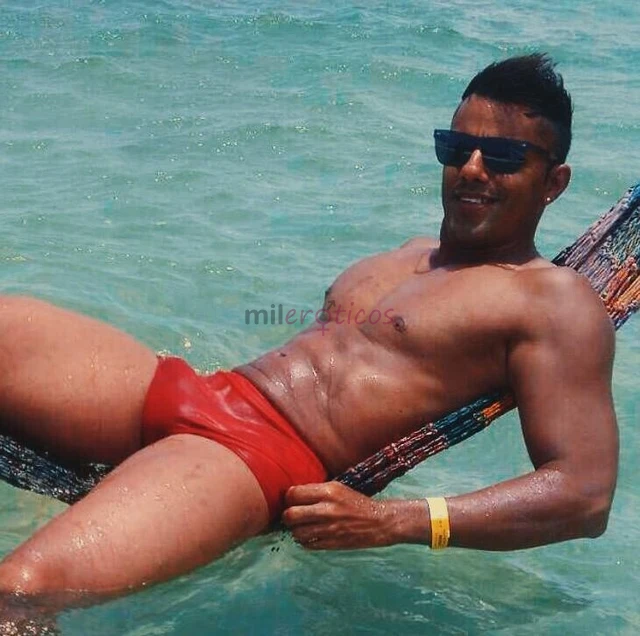 Alex 23 cm morenaco 29 anos 1 77 de altura 80 kg corpo definido kaliente e bem safado um puto na cama carinhoso moreno claro afim de curti uma transa...