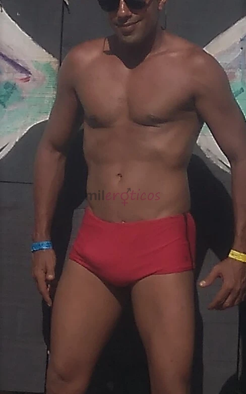 Alex 23 cm morenaco 29 anos 1 77 de altura 80 kg corpo definido kaliente e bem safado um puto na cama carinhoso moreno claro afim de curti uma transa...