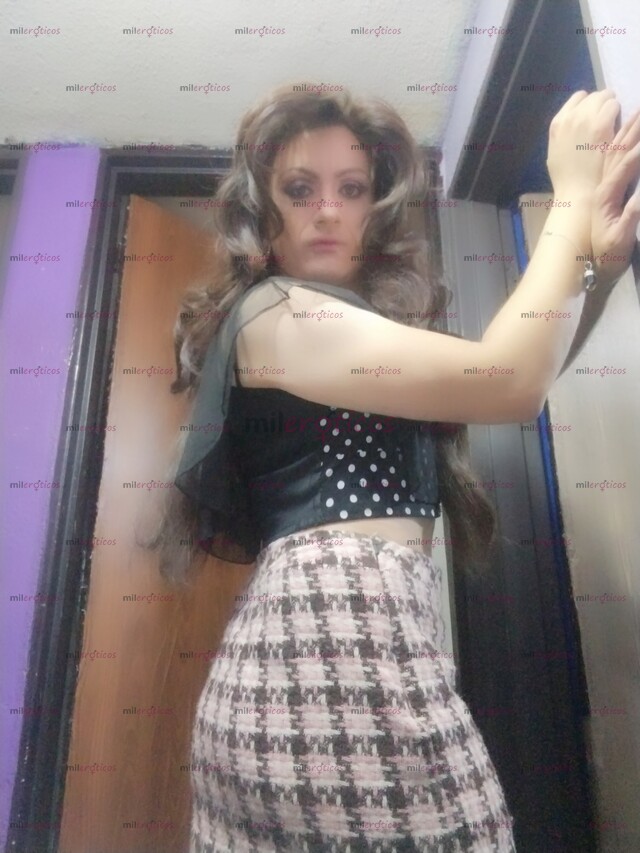 FOTOS DE CHICA CALIENTE Y COMPLACIENTE DISPUESTA A SATISFACER TUS PERVERSIONES