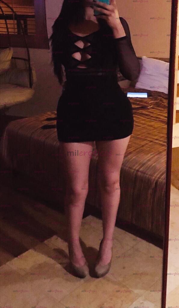 FOTOS DE SOY EL COMBO PERFECTO CON UNAS TETAS Y UNAS NALGAS ENORMES Y DELICIOSAS...