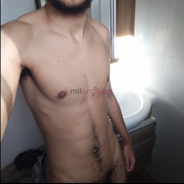 Ola meu bem me chamo matheus tenho 22 anos de idade estudante de enfermagem pretendo cursar medicina magro 180 cm pardo de cabelos castanhos escuros o...