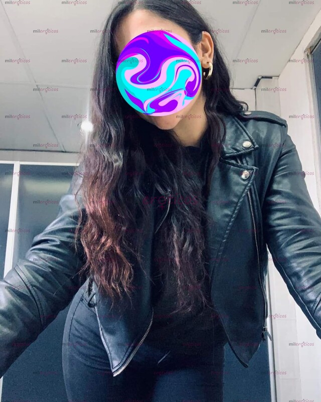 FOTOS DE DELICIOSAMENTE IRRESISTIBLE CON GANAS DE EXPRIMIRTE TODA ESA LECHITA QUE TRAES