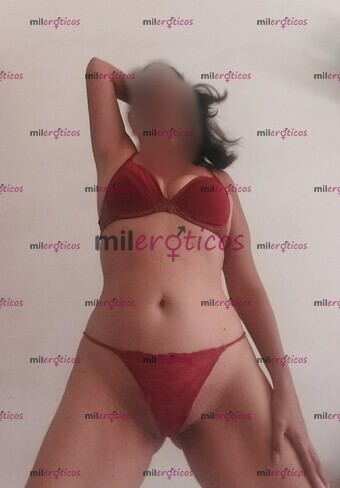 FOTOS DE DELICIOSA CADERONA CON CULAZZO RIQUÍSIMO Y CARA LINDA..