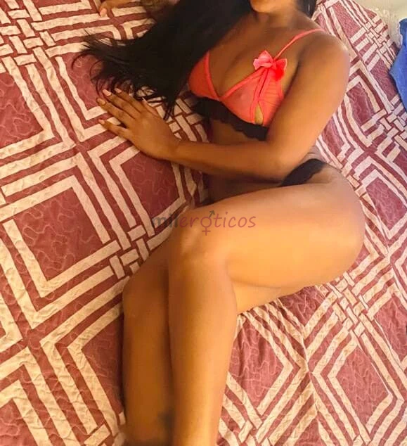 Soy cata espectacular mujer con un cuerpo lleno de curvas llenas de morbo y lujuria dejame envolverte por toda mi frescura y te hare sentir como en el...