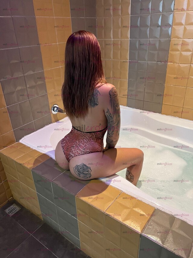 FOTOS DE JOVENCITA NUEVA EN EL AMBIENTE CON LUGAR, SUPER CALIENTE Y CACHONDA