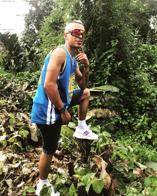 FOTOS DE NUEVO MORENO VERGON CON GANAS DE MUCHO SEXO