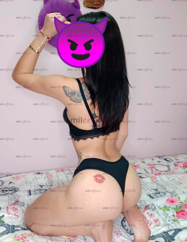 FOTOS DE ANDREA SEXY, COMPLACIENTE, NALGONA, TODO UN MANJAR DISPONIBLE PARA TI