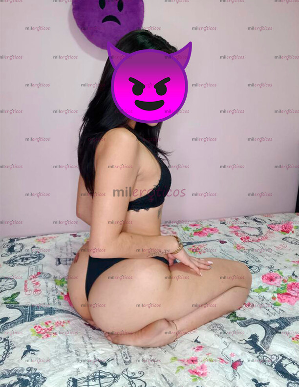 FOTOS DE ANDREA SEXY, COMPLACIENTE, NALGONA, TODO UN MANJAR DISPONIBLE PARA TI