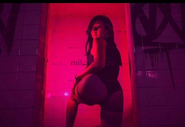 FOTOS DE JESSICA UNA NENA ARDIENTE Y SESUAL Y MUY JUGETONA