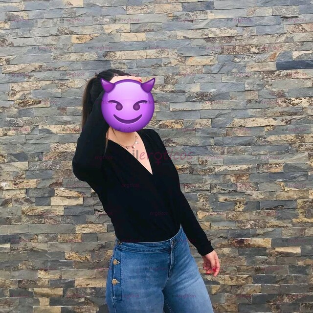 FOTOS DE E.M.Y UNA JOVENCITA SÚPER GUAPA SEXY Y LINDA.