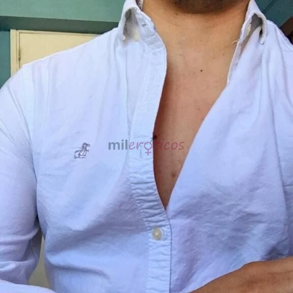 Hola que tal soy vicente acompanante gigolo masajista chileno 29 anos mis servicios reales reservados sin enganos y solo atiendo mujeres ok voy solo d...