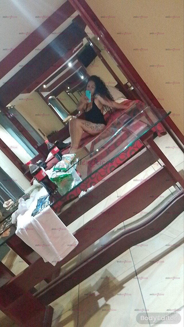 FOTOS DE DISPONIBLE APERLADA PELI NEGRA A TU SERVICIO MÁNDAME WHATSAPP