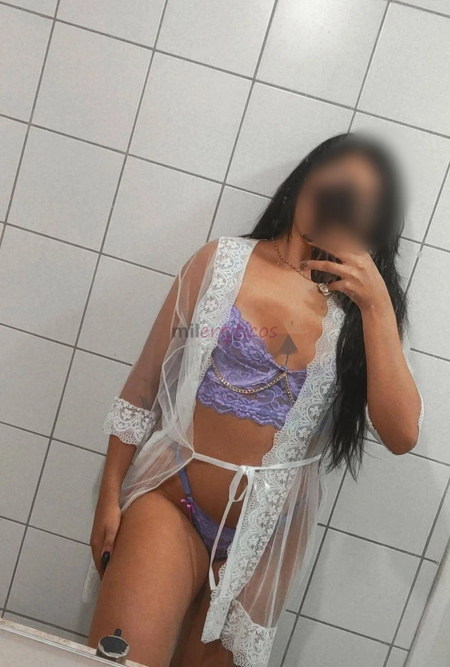 Ola amor esta precisando dar aquela relaxada e ter um sexo gostoso com uma boa companhia a garota certa esta aqui faco massagens e outros servicos ate...