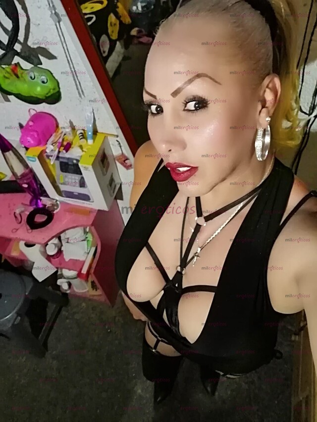 FOTOS DE KENYA RENDÓN................................SCORT, TRAGONA Y ADICTA AL SEXO.