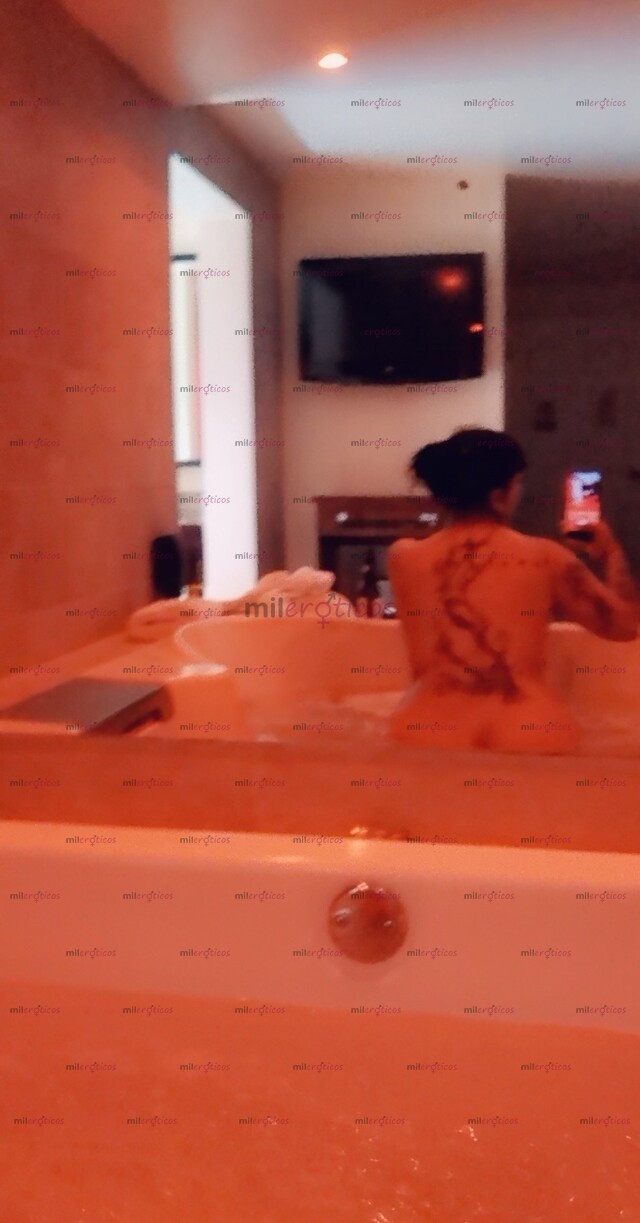 FOTOS DE MUY CACHONDA CON GANAS DE TI PASALA RICO1800 POR HORA