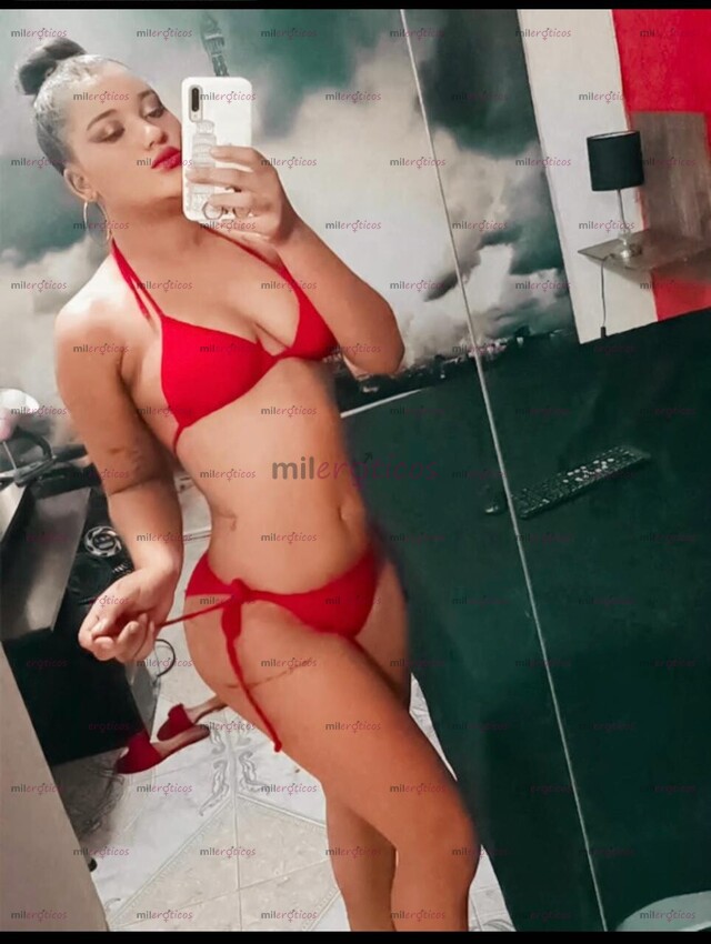 FOTOS DE SOY UNA VERDADERA PUTITA EN LA CAMA ME MUEVO DELICIOSO..