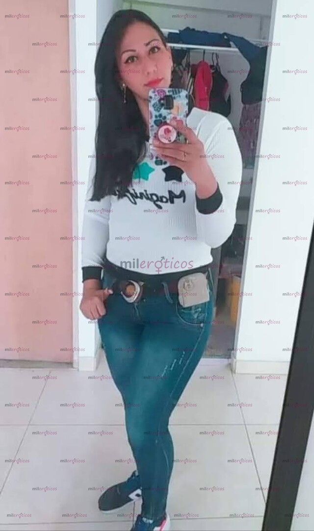 FOTOS DE LOS 3 SERVICIOS CON HERMOSA UNIVERSITARIA