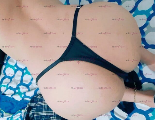 FOTOS DE TRIO... CON CHICA Y CHICO PAS PARA Q DISFRUTE EL MEJOR SEXO VAGINAL Y ANAL SITIO