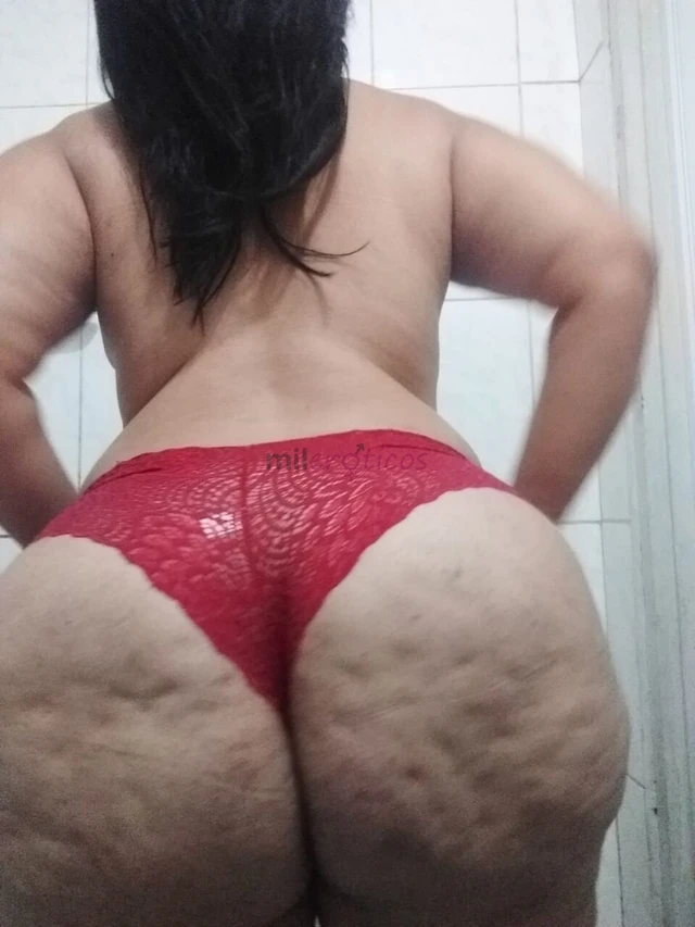 Ola meus amores sou a cris tenho a maior bunda do site meu atendimento e no meu local no jd colorau faco videos chamadas adoro sentar numa rola grande...