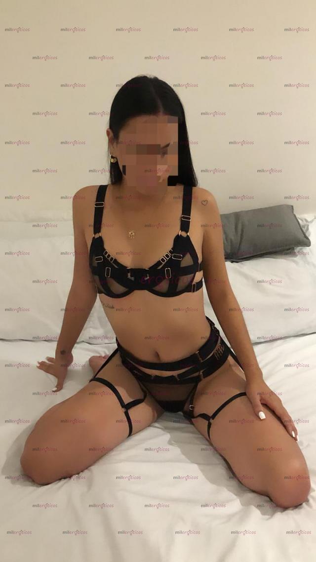 FOTOS DE TATIANA UNA FLACA CALIENTE Y MUY DESCOMPPLICADA.....