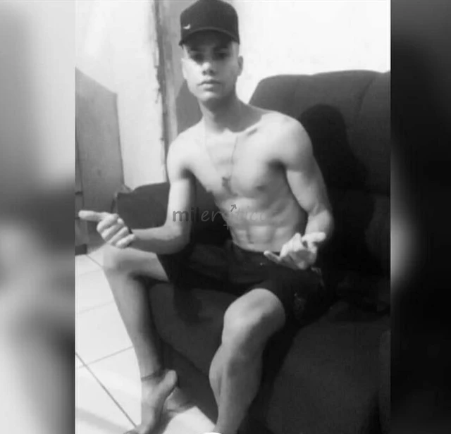 Eae tranquilo 1 74 de altura 58 kg sou educado e sempre estarei pronto a te satisfazer curto um sexo quente e com pegada e principalmente tudo no sigi...