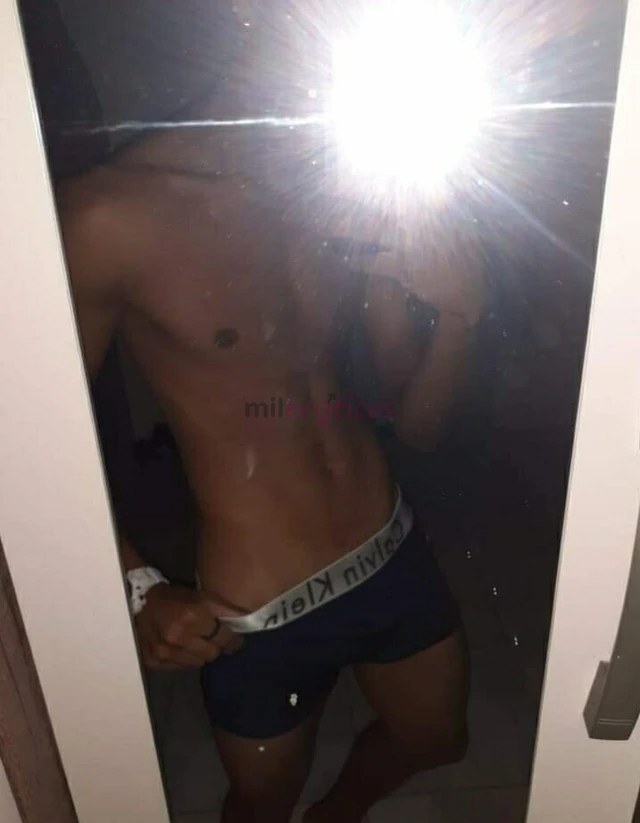 Eae tranquilo 1 74 de altura 58 kg sou educado e sempre estarei pronto a te satisfazer curto um sexo quente e com pegada e principalmente tudo no sigi...
