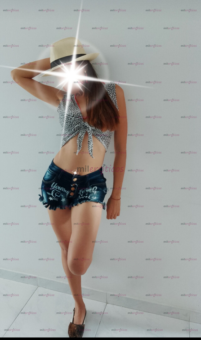FOTOS DE DELICIOSA EXQUISITA FLACA LLENA DE MORBO PURA PASIÓN