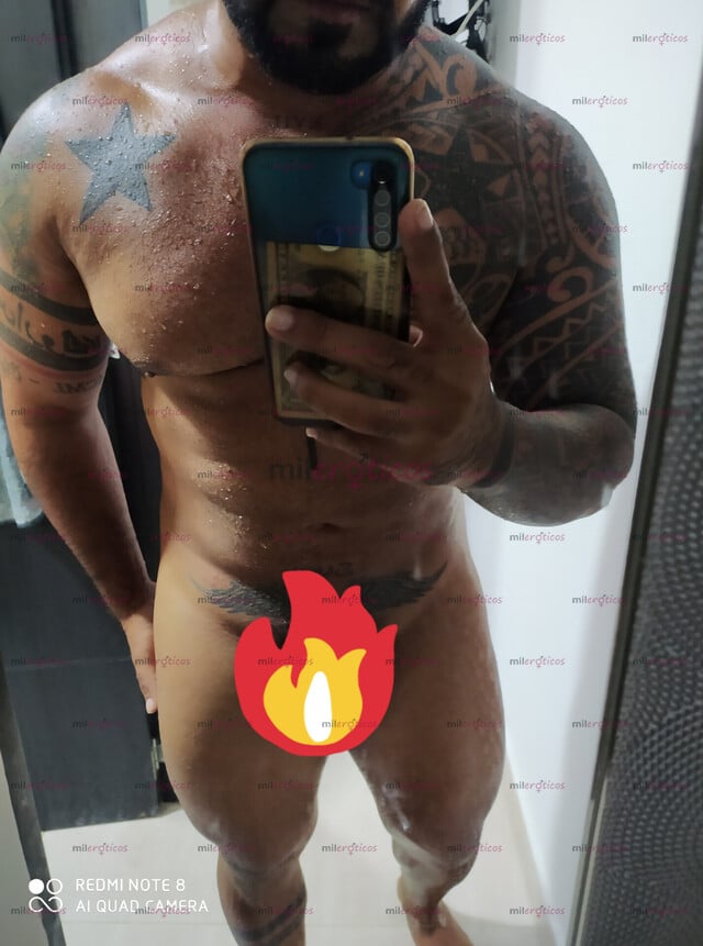 FOTOS DE MASAJISTA MUSCULOSO BARBADO PEREIRA APART PRIVADO