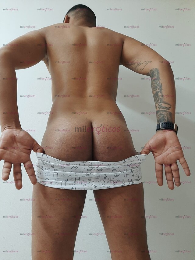 FOTOS DE DOMINANTE FETICHISTA DOTADO VERGON CARGADO DE LECHE MACHO DRISCRETO CON SITIO