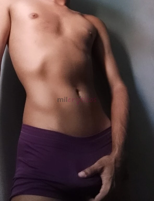 Sou gentil educado elegante uma otima pessoa para festas bares viagens meu objetivo e sempre agradar o cliente nao tenho local atendo em hoteis moteis...