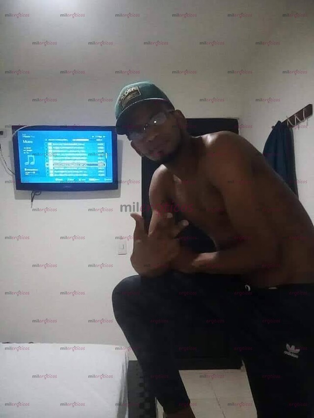 FOTOS DE LLEGÓ TU ROMPE CULO NEGRO VERGÓN DOTADO 21CM BIEN ARRECHO