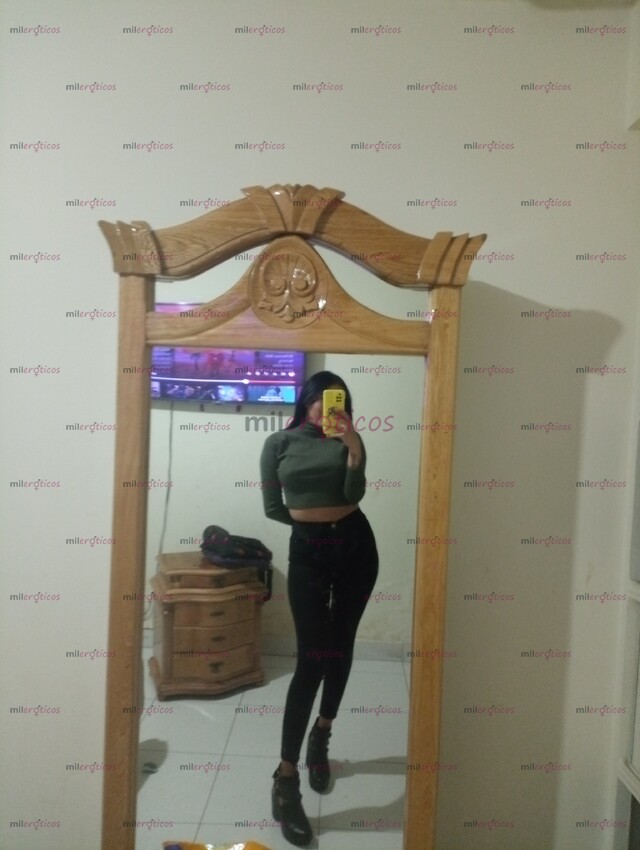 FOTOS DE LINDA FLACA JUGUETONA CON SENOS PARÁDITOS Y COLA DURA DURA