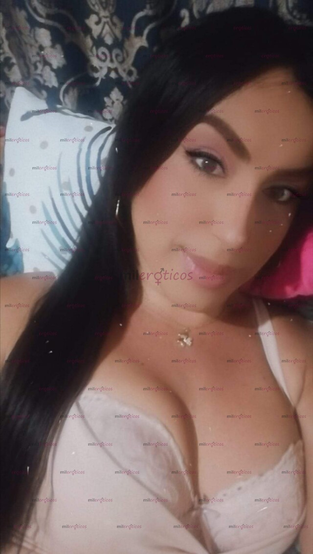 FOTOS DE NENITA DE ATRIBUTOS NATURALES LISS COMPLACIENTE Y ACOMPAÑANTE