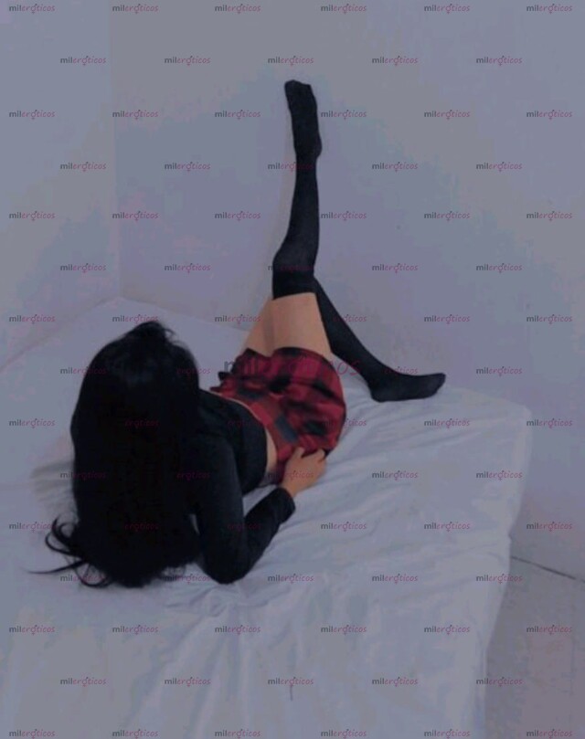 FOTOS DE CHICA NUEVA EN EL AMBIENTE COMPLETAMENTE NATURAL.