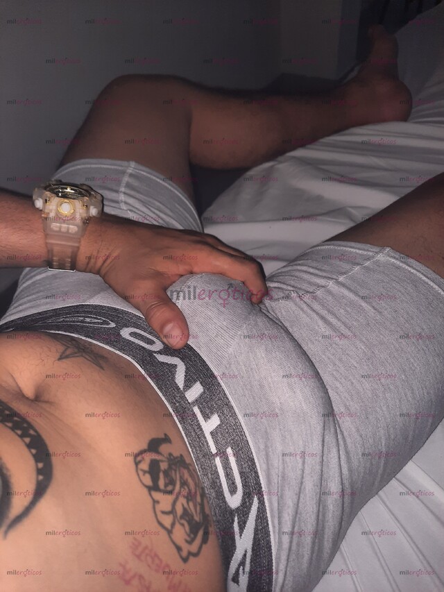 FOTOS DE VENEZOLANO ARRECHO PARTEDOR DE CULO 23CM DE VERGA