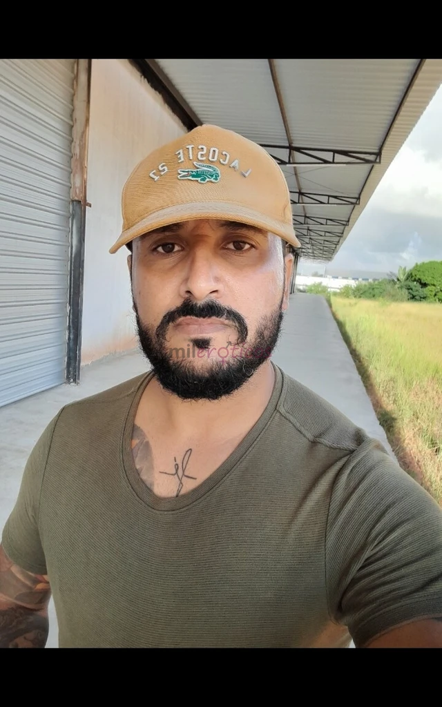 Meu whatsapp 1196074 0452 atendo mulheres casais homens gays passivos sou bem simpatico e atencioso chamei pra conversar vamos nos conhecer estou agua...