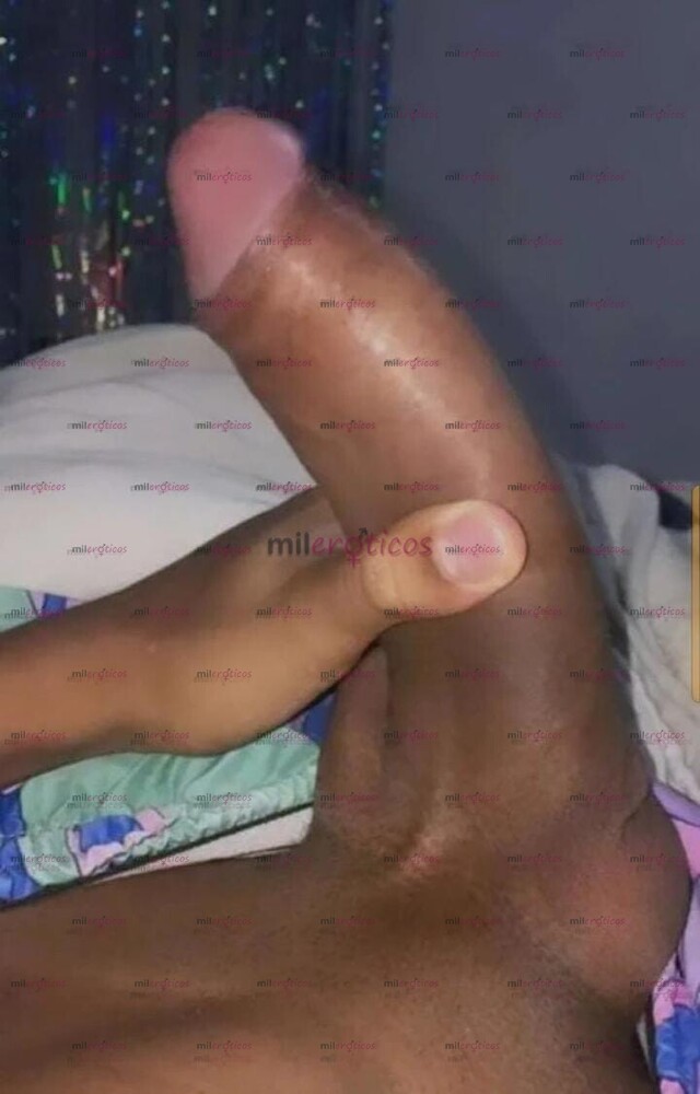 FOTOS DE CHICA SEXI EXOTICA COMPLACIENTE UNA PERRA EN LA CAMA TRAGONA CHUPONA BESO. NEGR