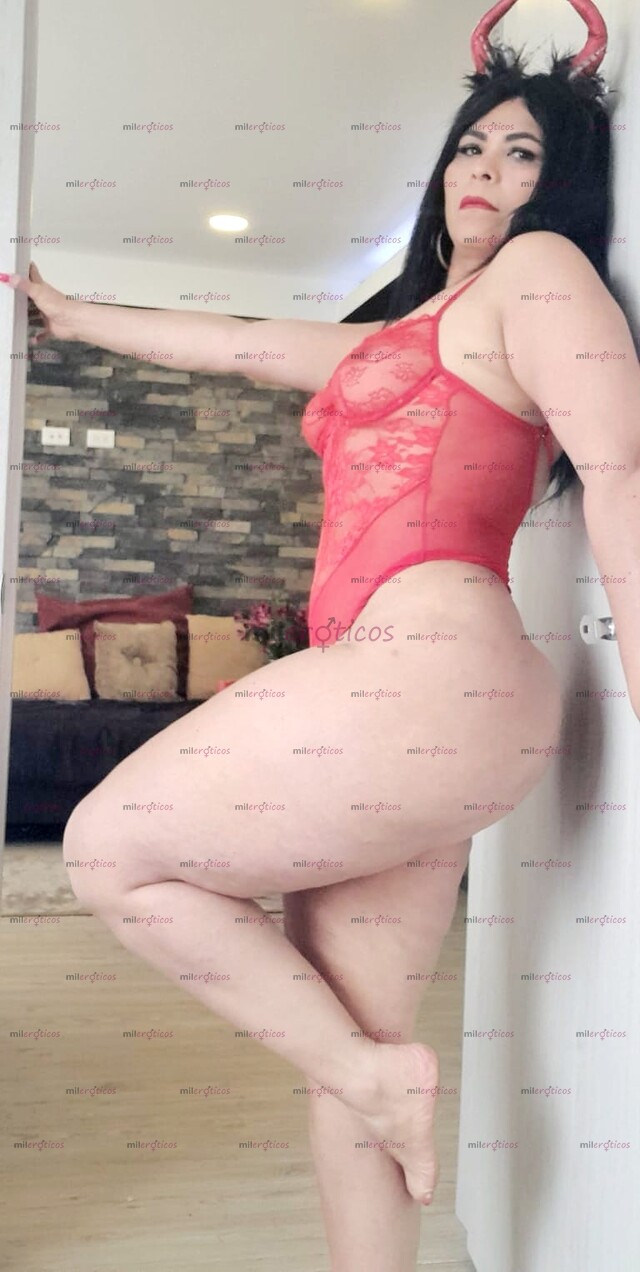 FOTOS DE SEXY VOLUPTUOSA Y COMPLACIENTE. .. CON SITIO !!!.