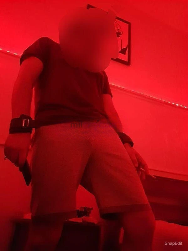 Soy ignacio muy apasionado versatil act me gusta el roce el morbo trato especial sin afanes te hare gosar bb te dare lujuria pasion todo tu cuerpo sen...