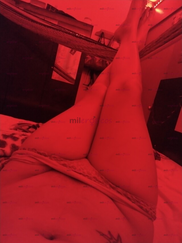 FOTOS DE CHICA TRANS, GUAPA, GÜERA, ALTA Y MUY COMPLACIENTE