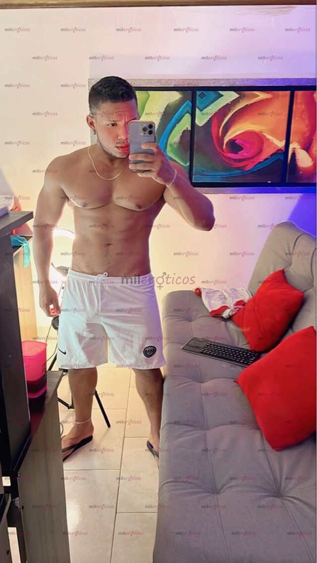 FOTOS DE JACKSON SCORT VERGON CALIENTE CON GANAS DE BUEN SEXO LECHERO