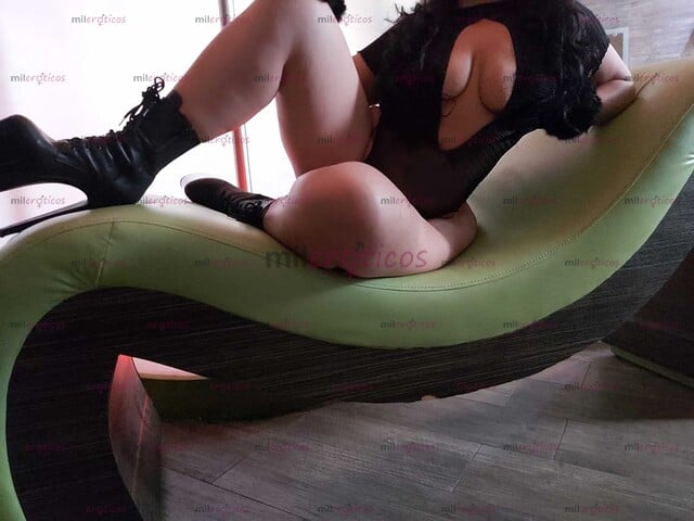 FOTOS DE VANESSA CHICHONA CON TREMENDO CULOTE LUJURIOSA Y MUY COJELONA