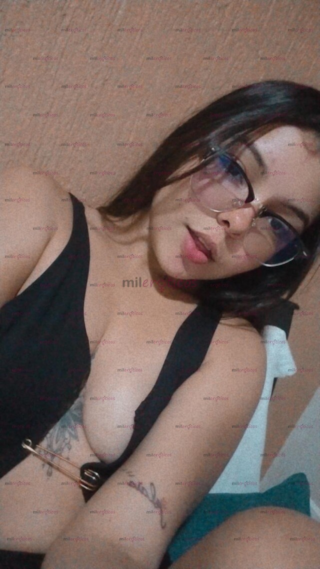 FOTOS DE HOLA MI NOMBRE ES ROSELIS, CHICA PEQUEÑA DE COLA RICA