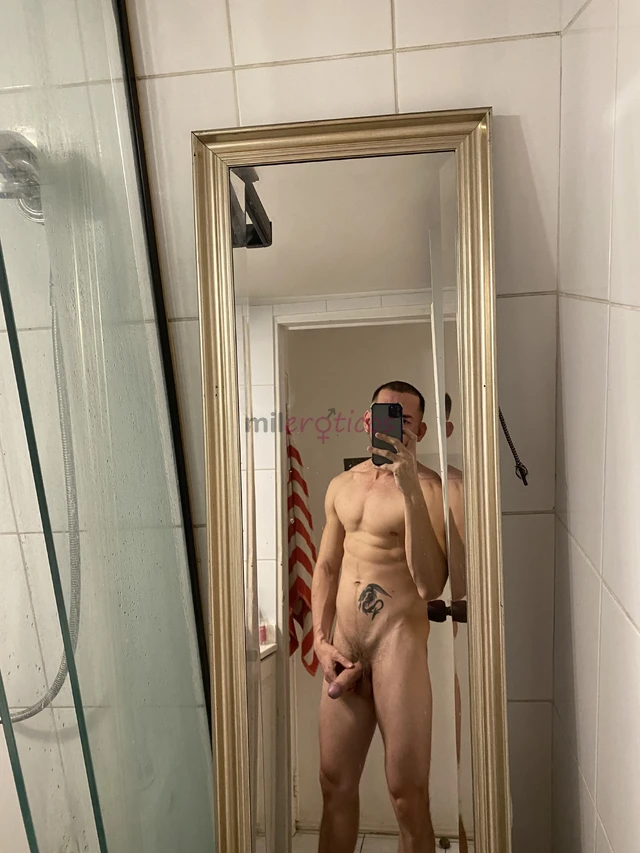 Soy un man 100 activo ful discrecion varonil morboso dominante con buena dotaciontambien doy buena compania para pasar un buen momento agradable dispu...